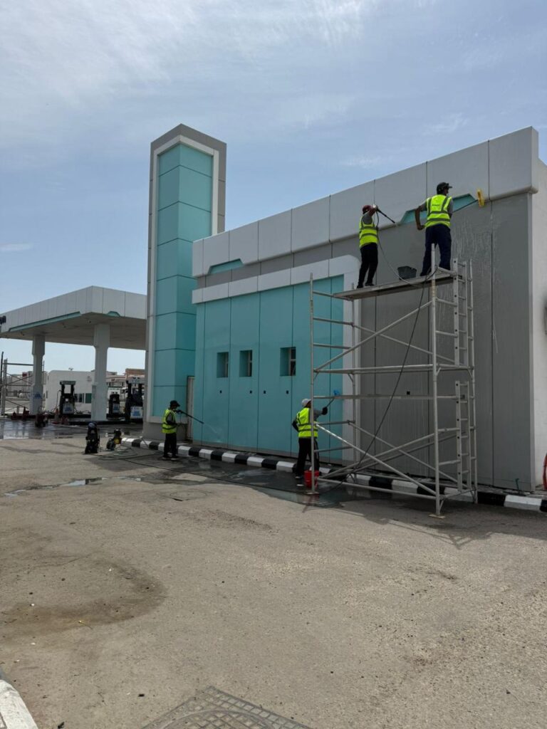 تنظيف واجهات زجاج وكلادينج